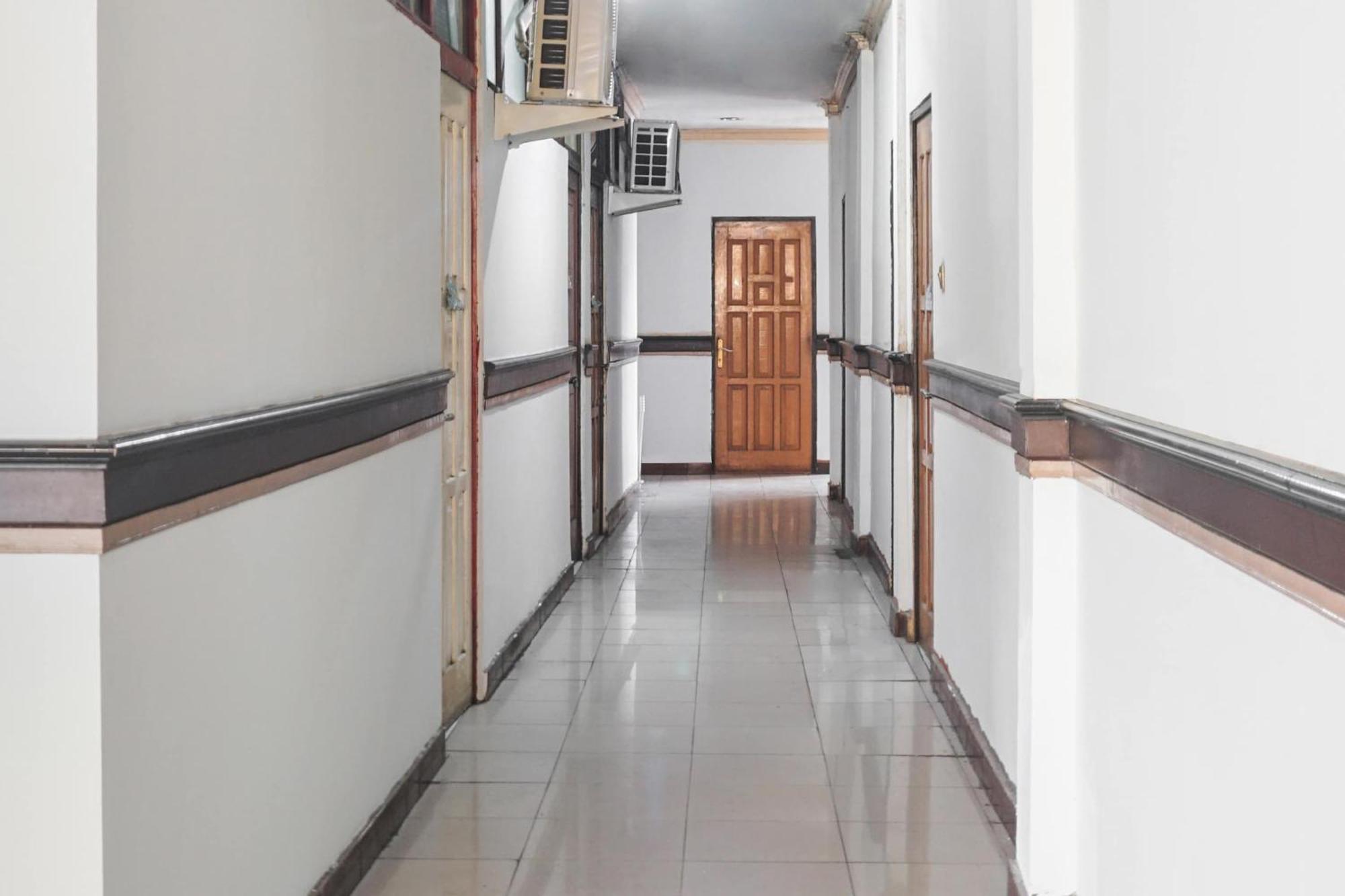 Spot On 92890 Losmen Bahalap Syariah Marabahannearsiring Marabahan Ulek Barito Banjarmasin  Exterior photo