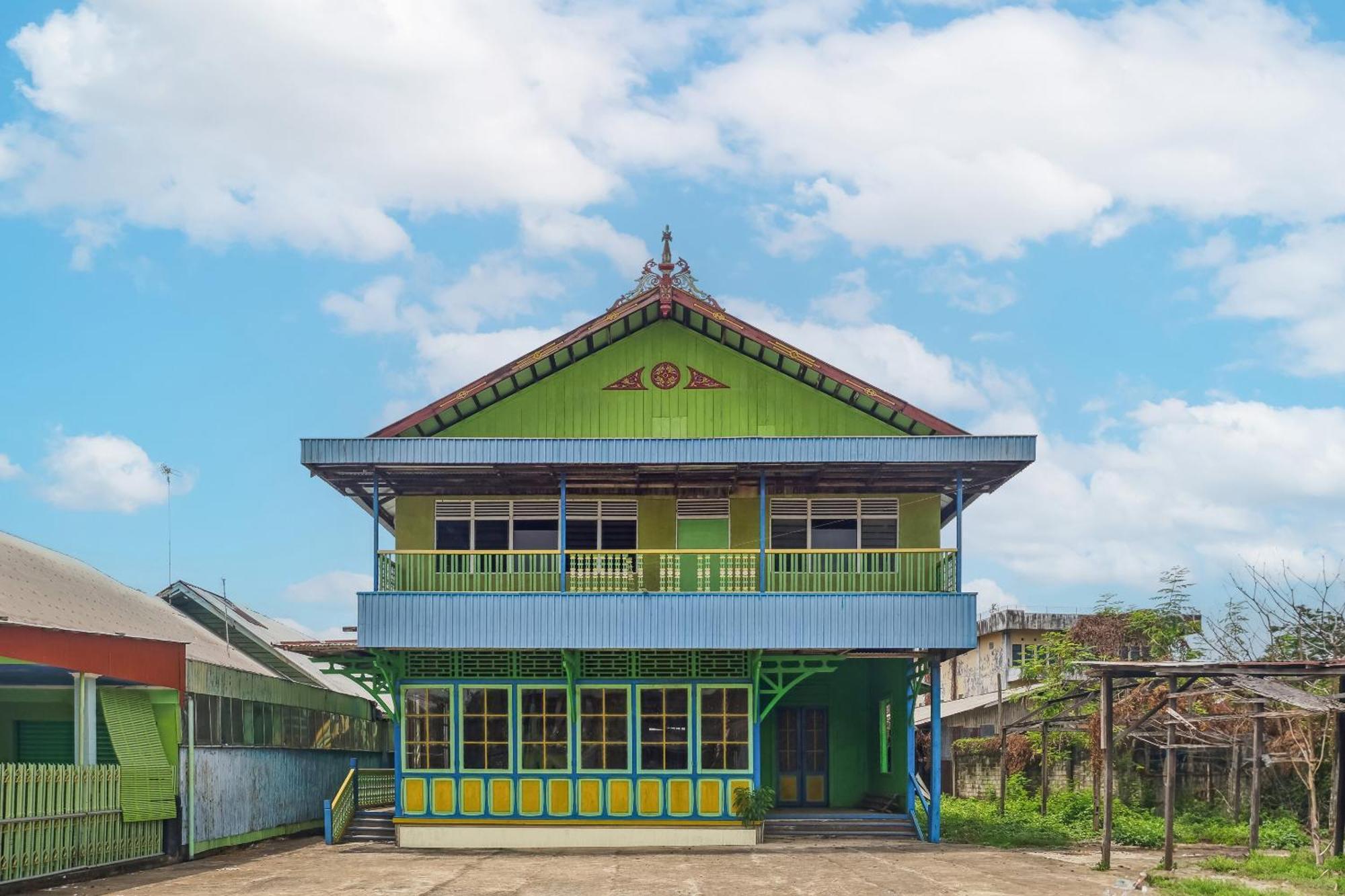 Spot On 92890 Losmen Bahalap Syariah Marabahannearsiring Marabahan Ulek Barito Banjarmasin  Exterior photo